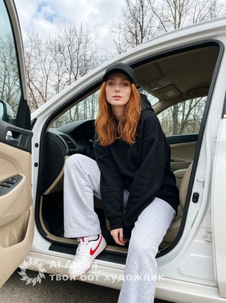 Фэшн-съёмка в машине с естественным светом