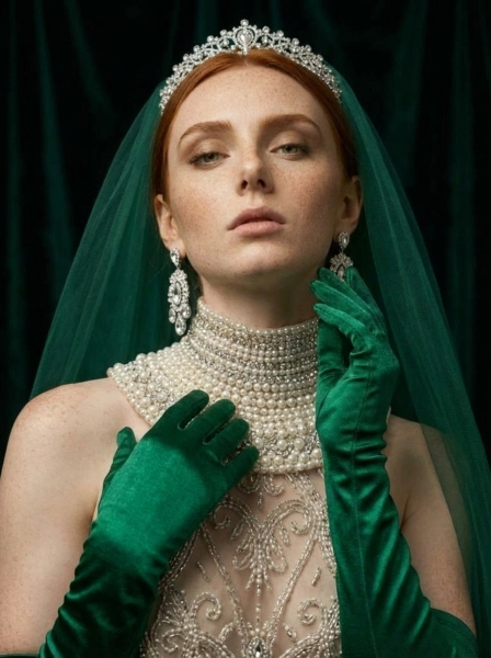 Shot_2_Medium_shot_from_low_angle_luxury_royal_f-1774465391828