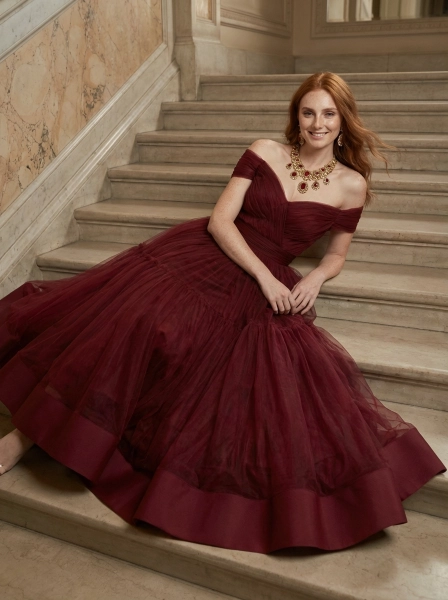 Natural_unguarded_luxury_moment_haute_couture_pho-1774392940121