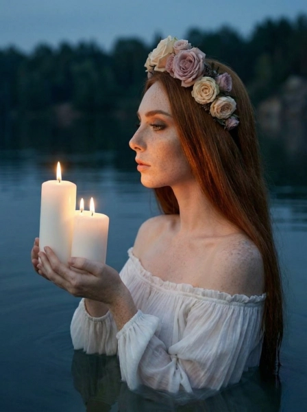 High-fashion_editorial_photograph_medium_close-up-1774573734400