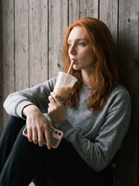 High-fashion_editorial_photograph_medium_close-up-1774571886049