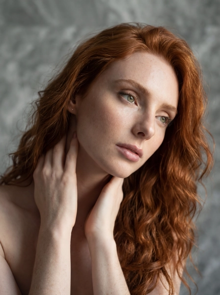 Professional_fashion_editorial_photography_dramat-1774902409178