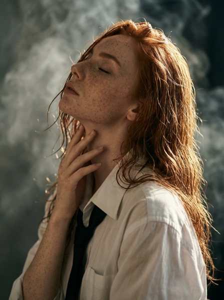 Professional_fashion_editorial_photography_dramat-1774900363867